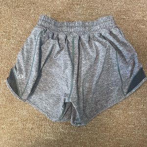 Lululemon Hotty Hot Shorts size 0 good condition no defects worn a couple times